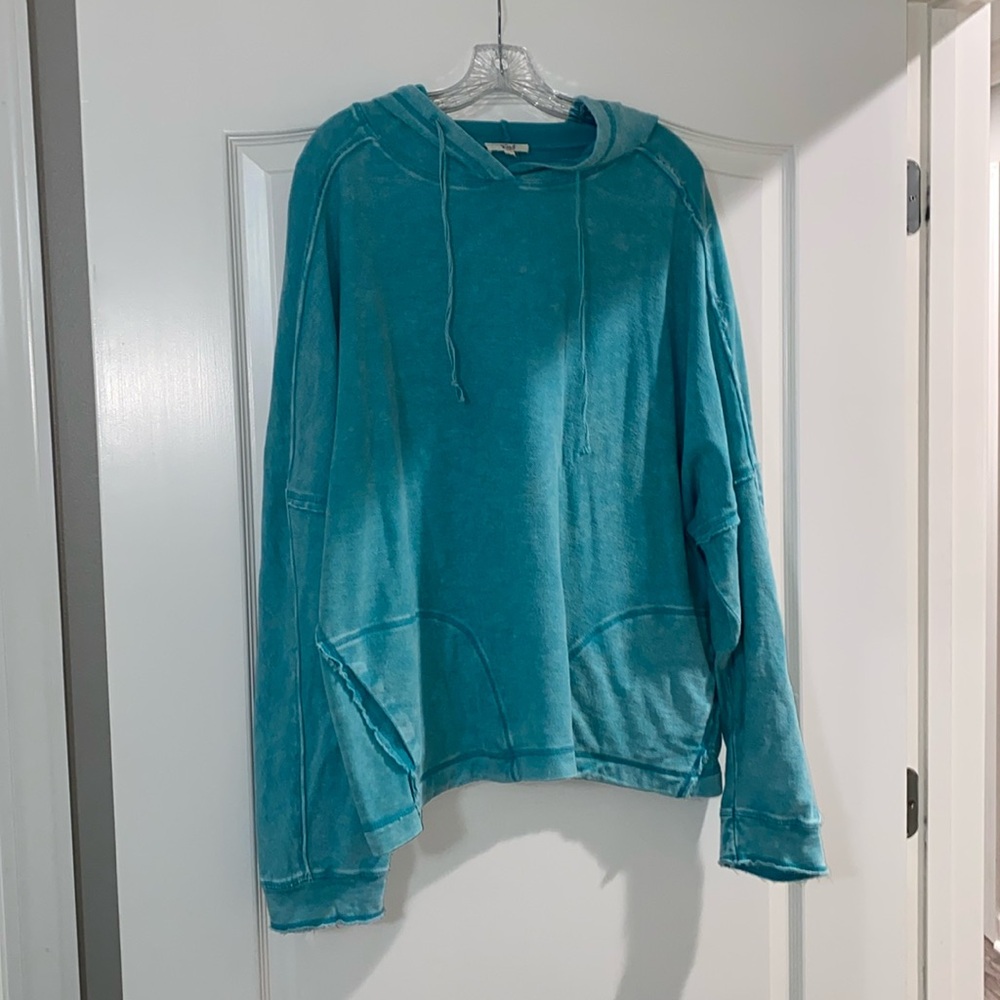 Woman’s long sleeve turquoise Easel brand hoodie size L like new condition